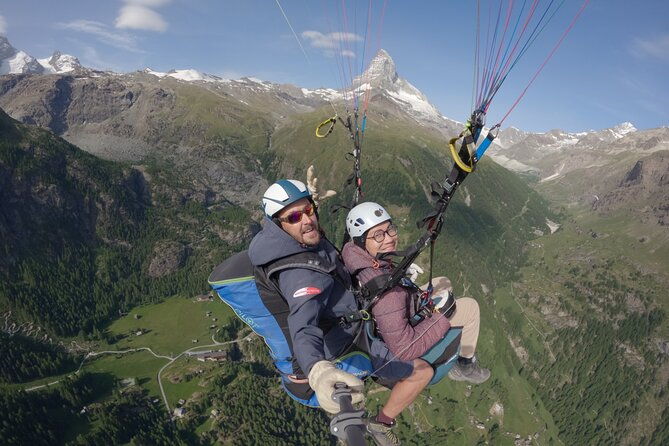 panoramic-paragliding-flight-in-zermatt-matterhorn-15-20min