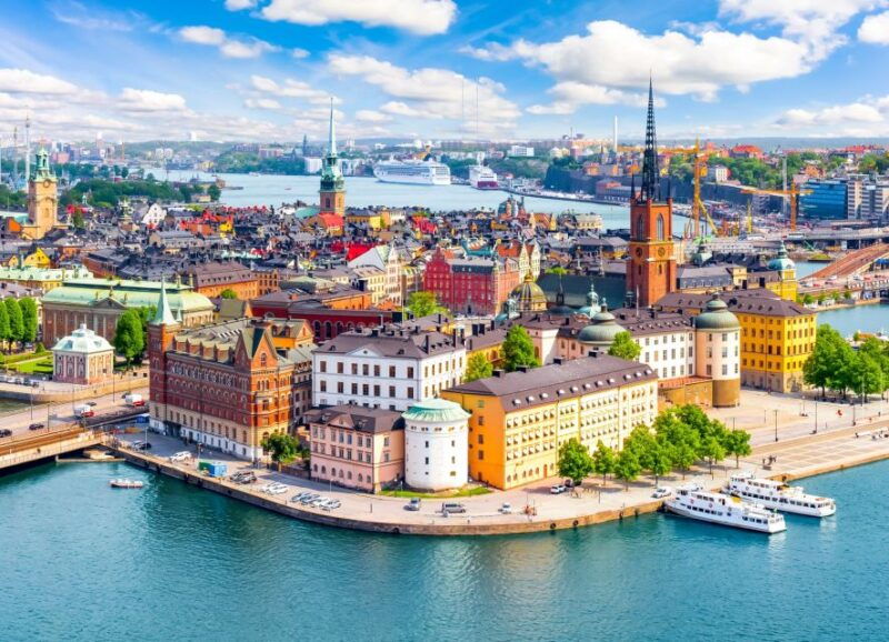 panoramic-stockholm-private-tour-with-a-vehicle