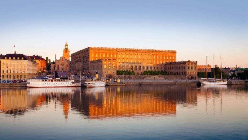 panoramic-stockholm-private-tour-with-a-vehicle