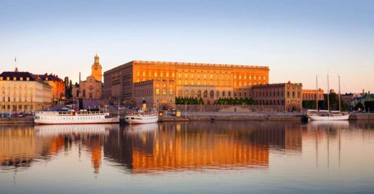 panoramic-stockholm-private-tour-with-a-vehicle