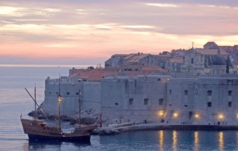 panoramic-sunset-cruise-from-dubrovnik-2