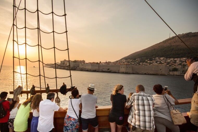 panoramic-sunset-cruise-from-dubrovnik-2