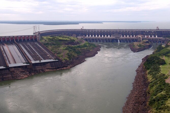 panoramic-visit-to-itaipu-hydroelectric