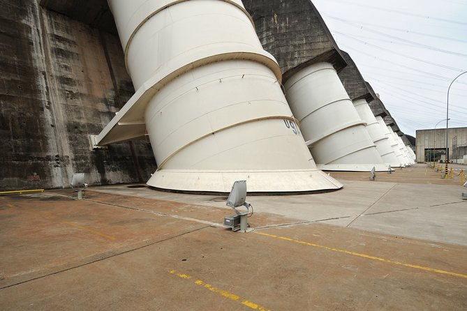 panoramic-visit-to-itaipu-hydroelectric
