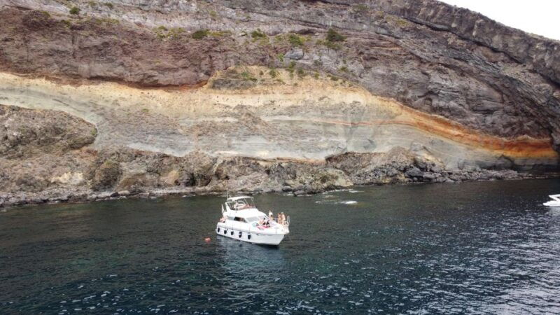 pantelleria-island-island-tour-in-yacht-with-simone-luck