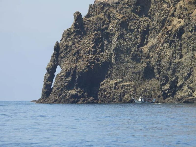 Pantelleria: Private night boat tour with aperitif & dinner - Key Points