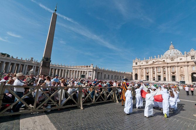 papal-audience-tickets-and-presentation-with-an-expert-guide