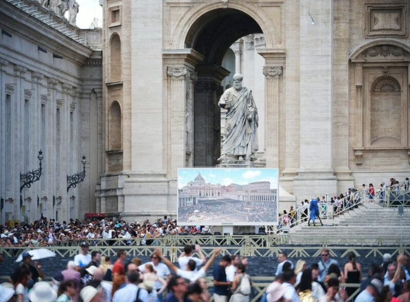 papal-audience-with-escort-and-entry-ticket-experience