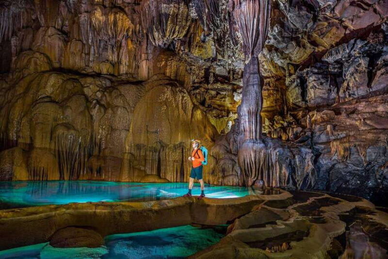 paradise-cave-and-phong-nha-cave-day-trip