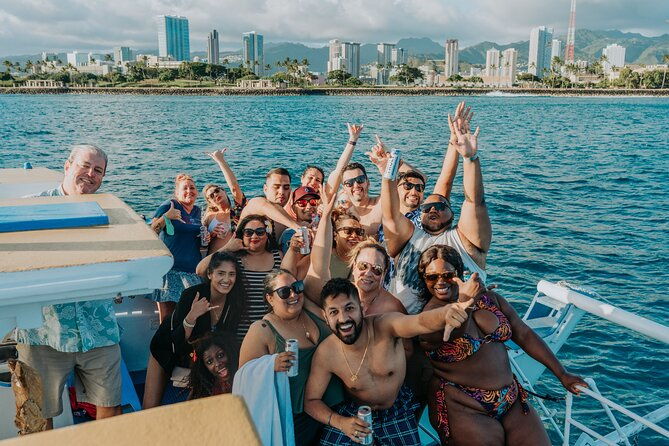 paradise-waikiki-sunset-cruise-live-dj-swimming