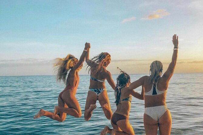 paradise-waikiki-sunset-cruise-live-dj-swimming