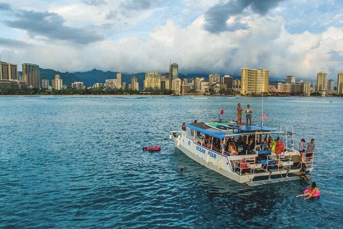 paradise-waikiki-sunset-cruise-live-dj-swimming