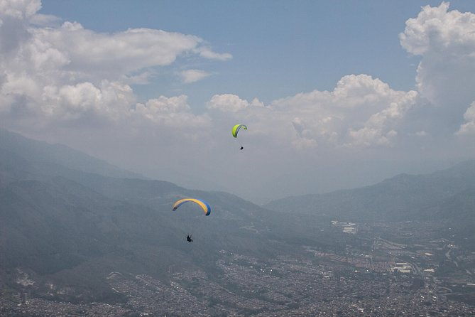 paragliding-adventure-from-medellin