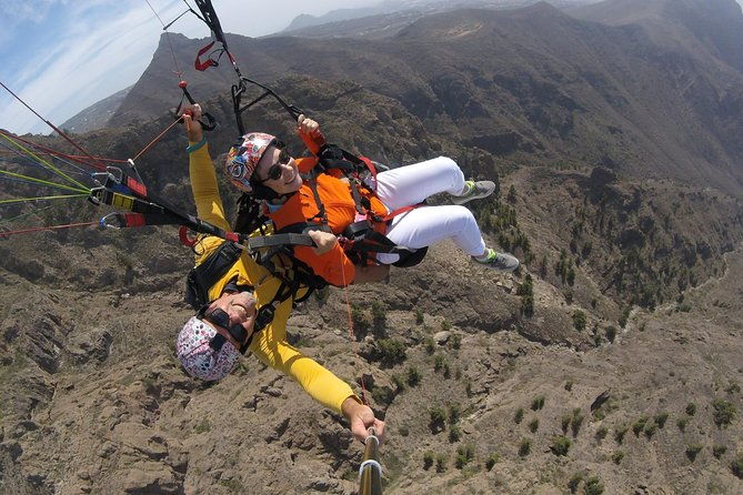 paragliding-epic-experience-in-tenerife-with-the-spanish-champion-team