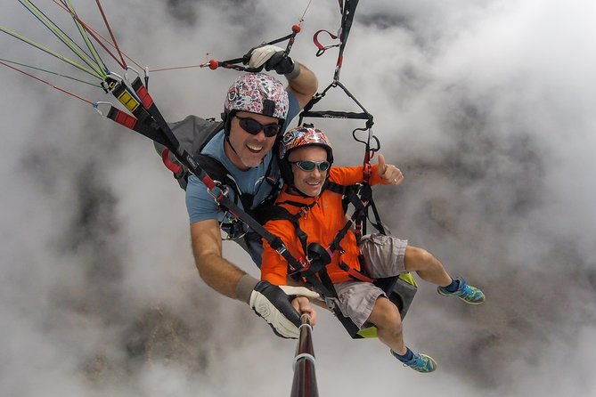 paragliding-epic-experience-in-tenerife-with-the-spanish-champion-team