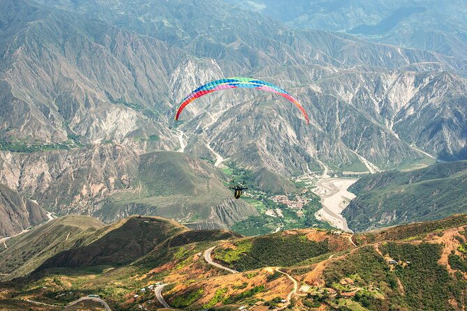paragliding-experience-in-the-chicamocha-grand-canyon