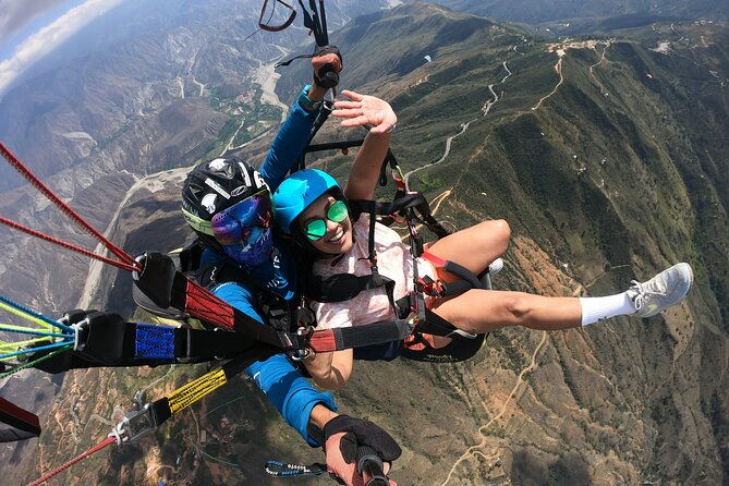paragliding-experience-in-the-chicamocha-grand-canyon