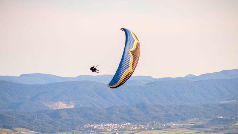 paragliding-experience-the-magic-of-flying-near-barcelona-report-included