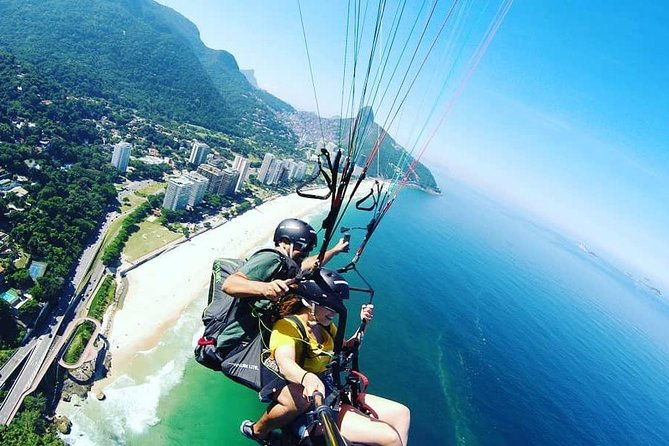 paragliding-flight-in-pedra-bonita-sao-conrado-rj