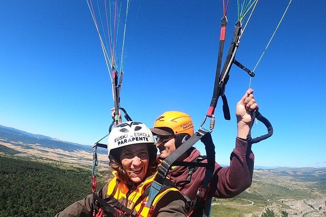 paragliding-flight-in-sopelana