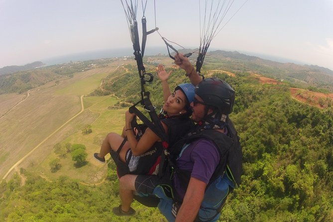 paragliding-flight-las-terrazas-900-ft-minimum-guaranteed