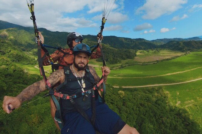 paragliding-flight-las-terrazas-900-ft-minimum-guaranteed