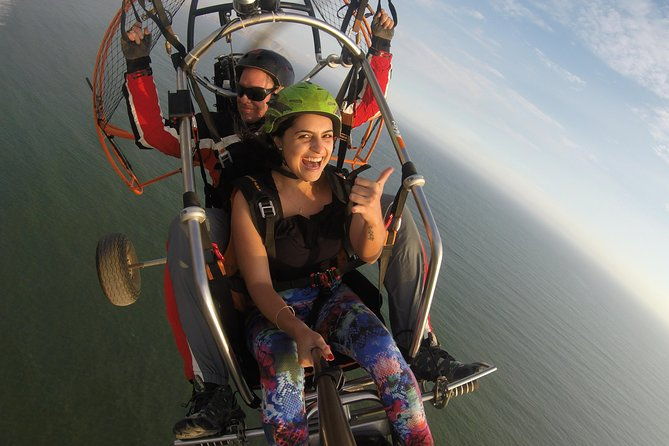 paragliding-in-lima-costa-verde