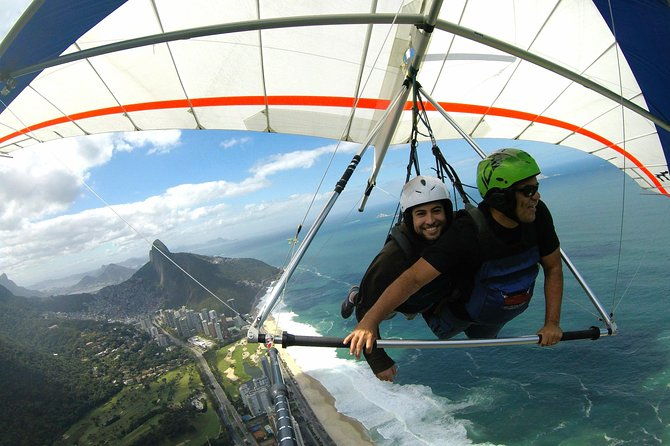 paragliding-or-hang-gliding-experience-in-rio-de-janeiro