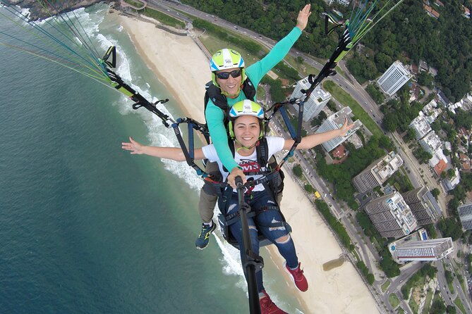 paragliding-rio-de-janeiro-with-bomvoo-rio