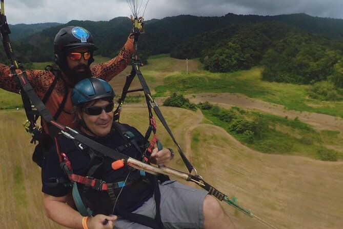 paragliding-tandem-flight-1-500-ft-up