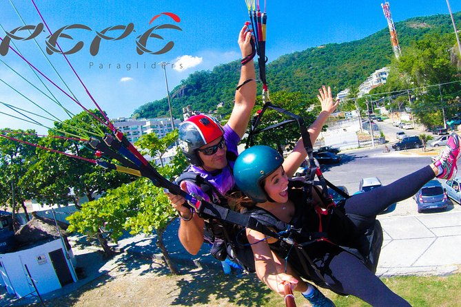 paragliding-tandem-flight-in-niteroi