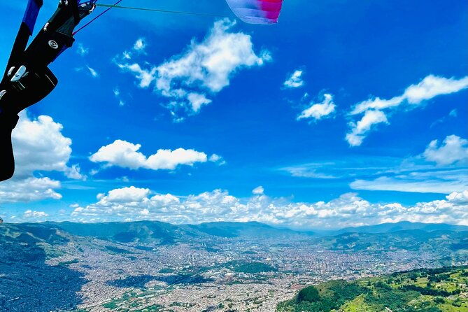 paragliding-tour-in-medellin