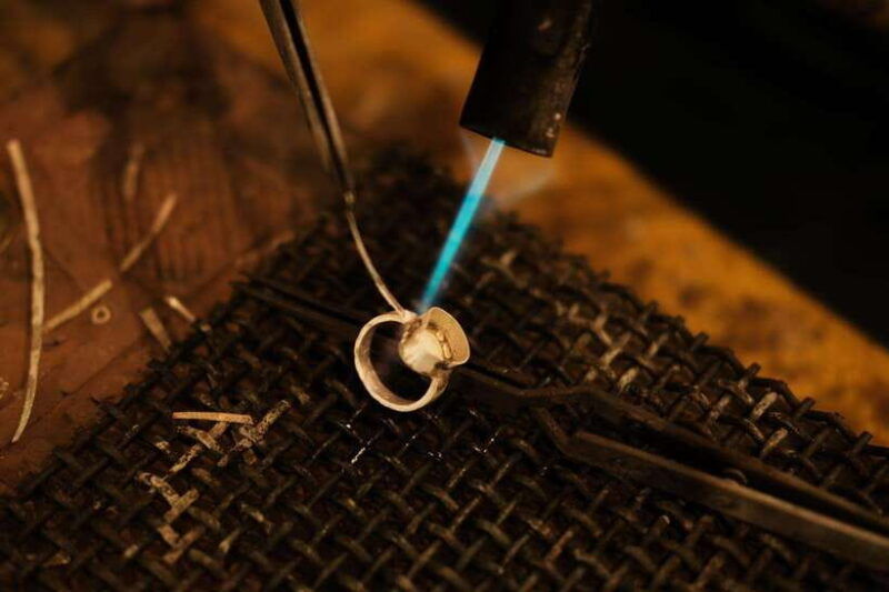 parallel-universe-silver-brass-jewelry-making-in-ubud