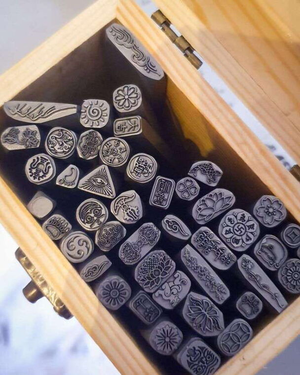 parallel-universe-silver-brass-jewelry-making-in-ubud