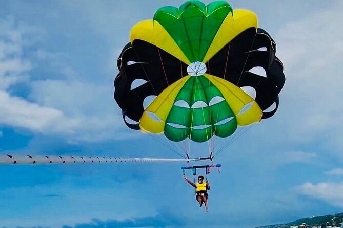 parasailing-activity-in-montego-bay-with-lunch-and-transfer