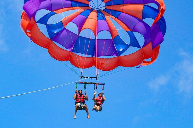 parasailing-adventure-in-aruba