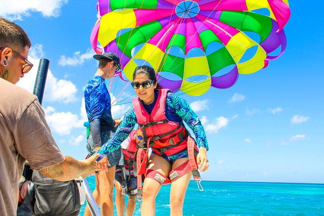 parasailing-adventure-in-aruba