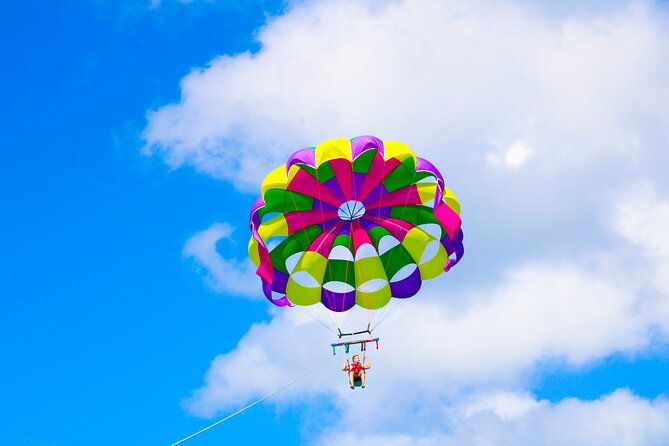 parasailing-adventure-in-aruba