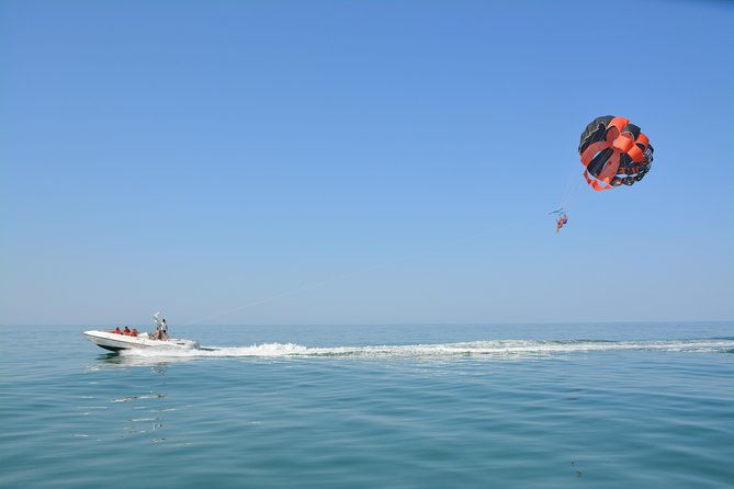 parasailing-from-vilamoura