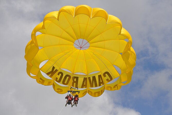 parasailing-in-punta-cana-with-hotel-pickup