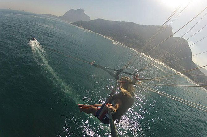 parasailing-in-rio-de-janeiro-with-hotel-pick-up-and-drop-off