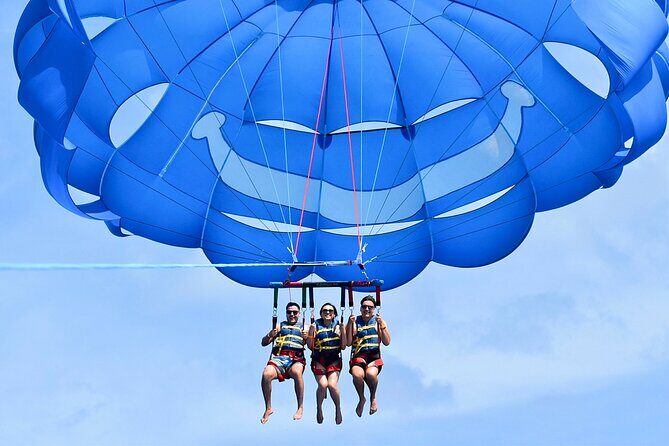 Parasailing in Waikiki Hawaii - The Experience: What You Can Expect