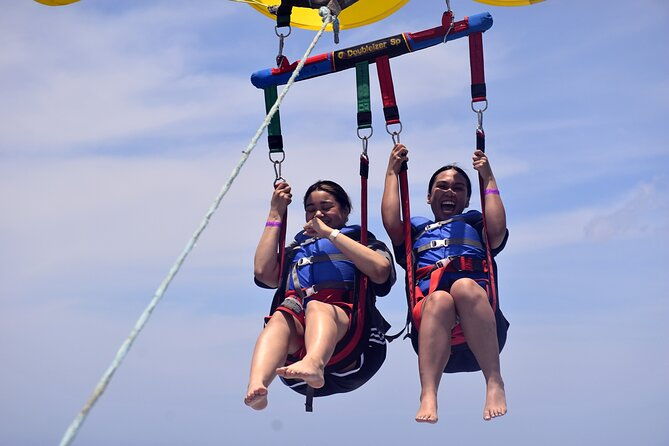 parasailing-in-waikiki-hawaii