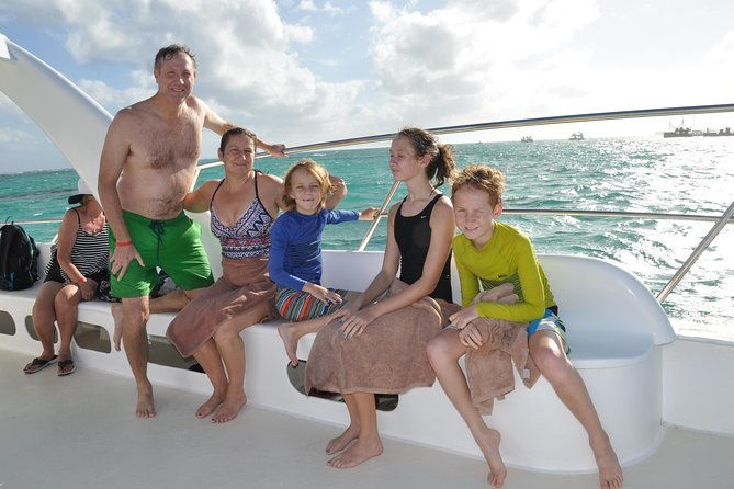 parasailing-snorkel-cruise-sharks-and-stingrays-encounter-tour