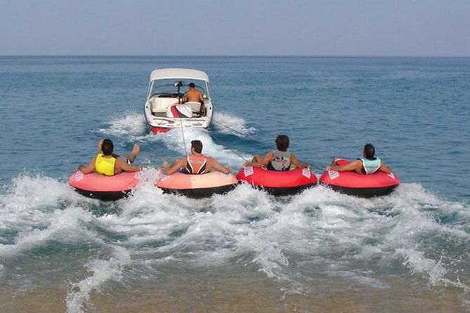 parasailing-water-activity-full-adrenaline