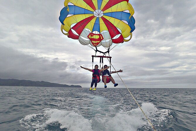 parasailing-water-activity-full-adrenaline