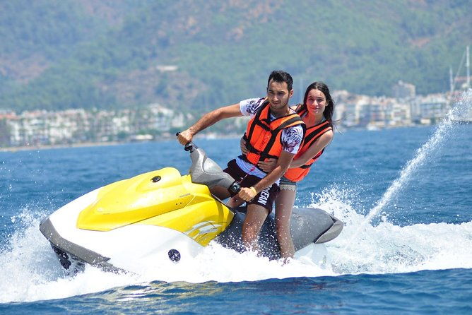 parasailing-water-activity-full-adrenaline