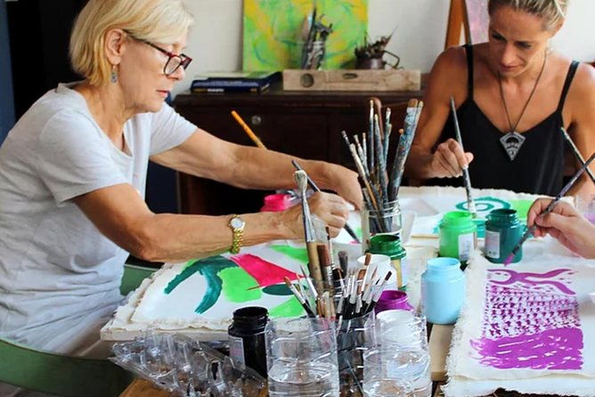 paraty-art-experience-3-hours-of-painting-class-by-paraty-tours