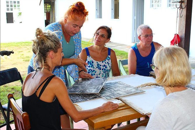 paraty-art-experience-3-hours-of-painting-class-by-paraty-tours