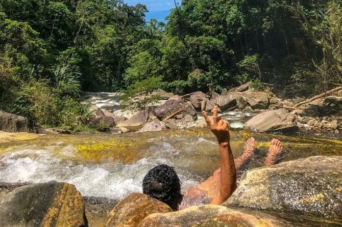 paraty-melancia-waterfall-trekking-and-hiking-tour
